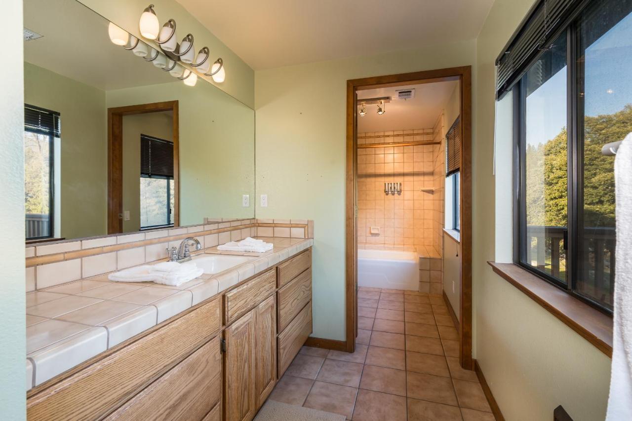 Casa Rio Yosemite -Waterfall Plus 9 Acres Oakhurst Buitenkant foto